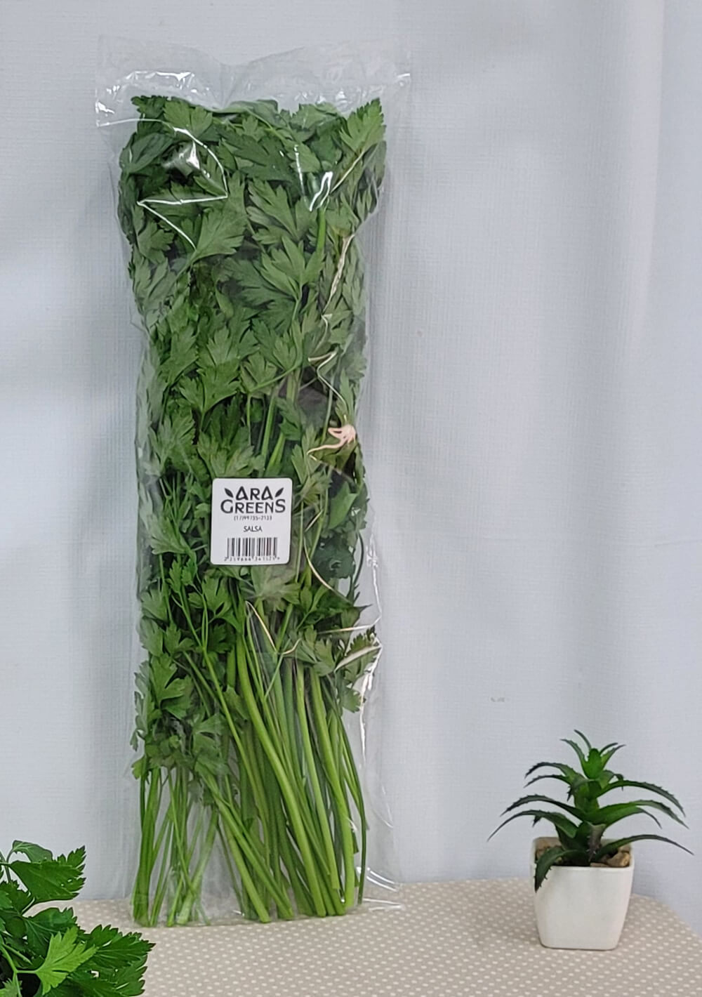 Salsa AraGreens em maço comercial